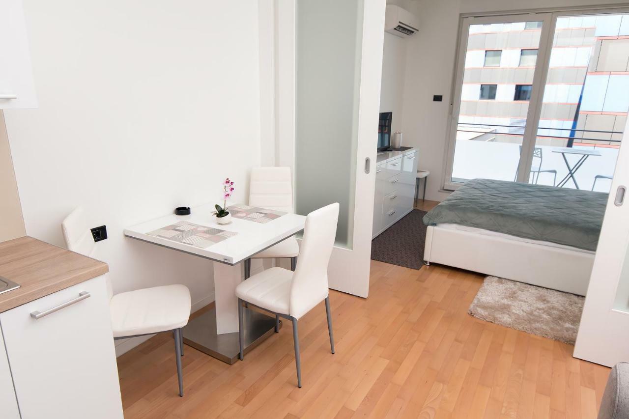 Ferienwohnung Studio Apartman Bella Zagreb Exterior foto